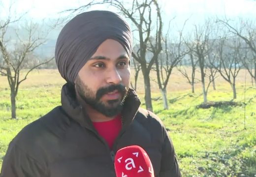 Platu šalje kući, a naučio i srpski: Iz Indije u Banjaluku zbog boljeg života