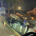 Težak udes kod Nove Topole: Automobil udario u platon traktora (Video)