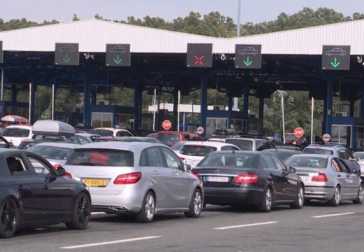 AMS RS: Kolone vozila na granici sa Hrvatskom