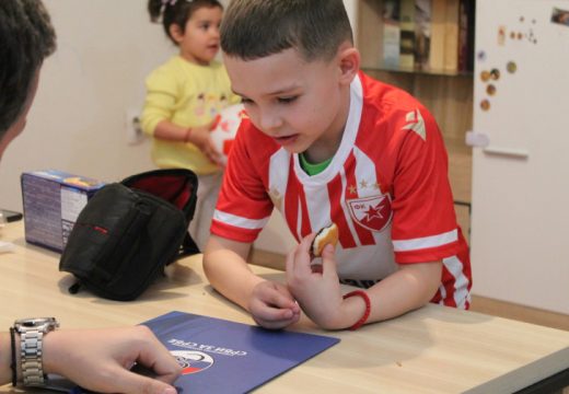 Humanost: „Srbi za Srbe“ prikupili sredstva za kupovinu kuće četvoročlanoj porodici