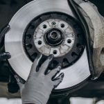 Zamjena kočionih pločica: Treba li ih promijeniti na sva četiri točka?