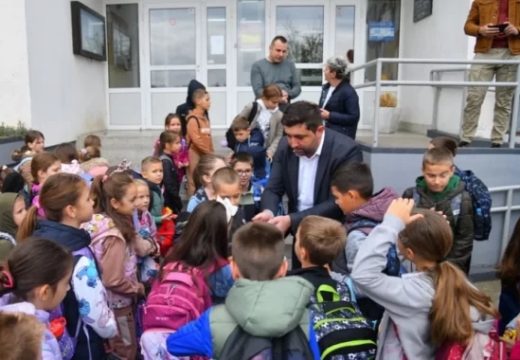 Bijeljina: Petrović neće platiti subvencije za đačke karte ako ne bude usvojen rebalans