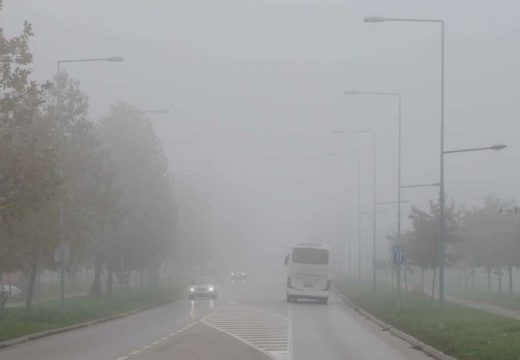 Magla smanjuje vidljivost: Vozačima se savjetuje oprezna vožnja