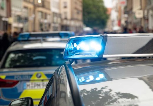 Horor u Njemačkoj: Majka i četvoro djece izbodeni nožem, muškarac u bjekstvu