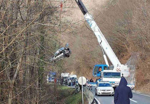 Jajce: Automobilom sletjela u Vrbas (Foto)