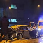 Teška nesreća u Banjaluci: Automobil smrskan nakon što je udario u ogradu mosta