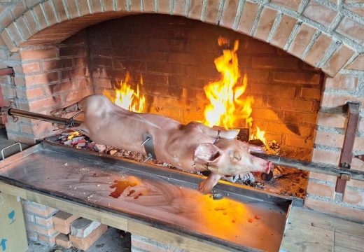 Hoće li nam trebati ražanj ili tepsija: Ovo su trenutno cijene jagnjadi i prasadi, a evo šta nas čeka za 15 dana