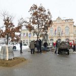 U Bijeljini pripreme za Badnje veče, sutra nalaganje badnjaka ispred zgrade Gradske uprave (Foto)