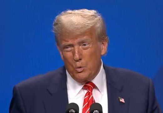 Tramp se oglasio o protestima u Iranu: Vašington spreman za akciju