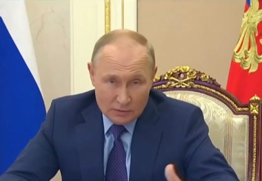 Putin upozorava na posljedice: Ormuski moreuz praktično blokiran