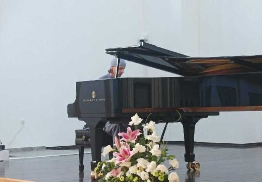 Sokolski dom u Bijeljini: Koncert pijaniste monaha Avelja